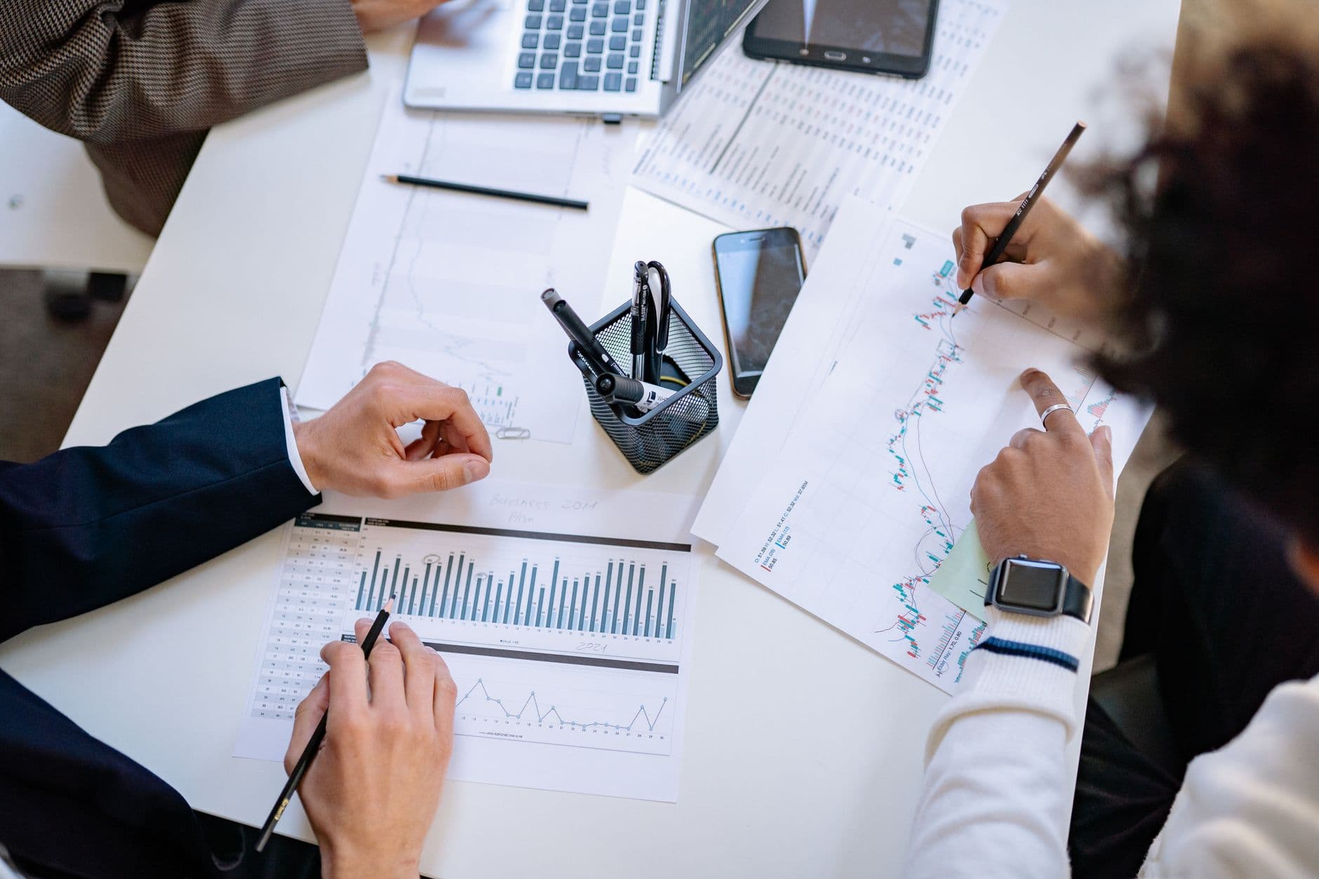 IA et rédaction de contrats en Suisse : Guide 2026